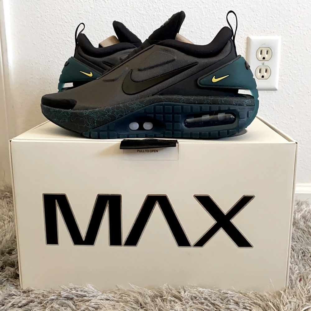 Brand new Nike Air Max Adapt